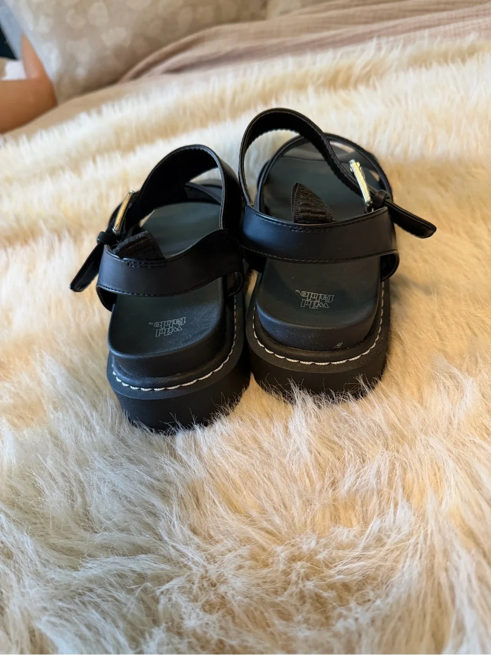 wild fable classic black